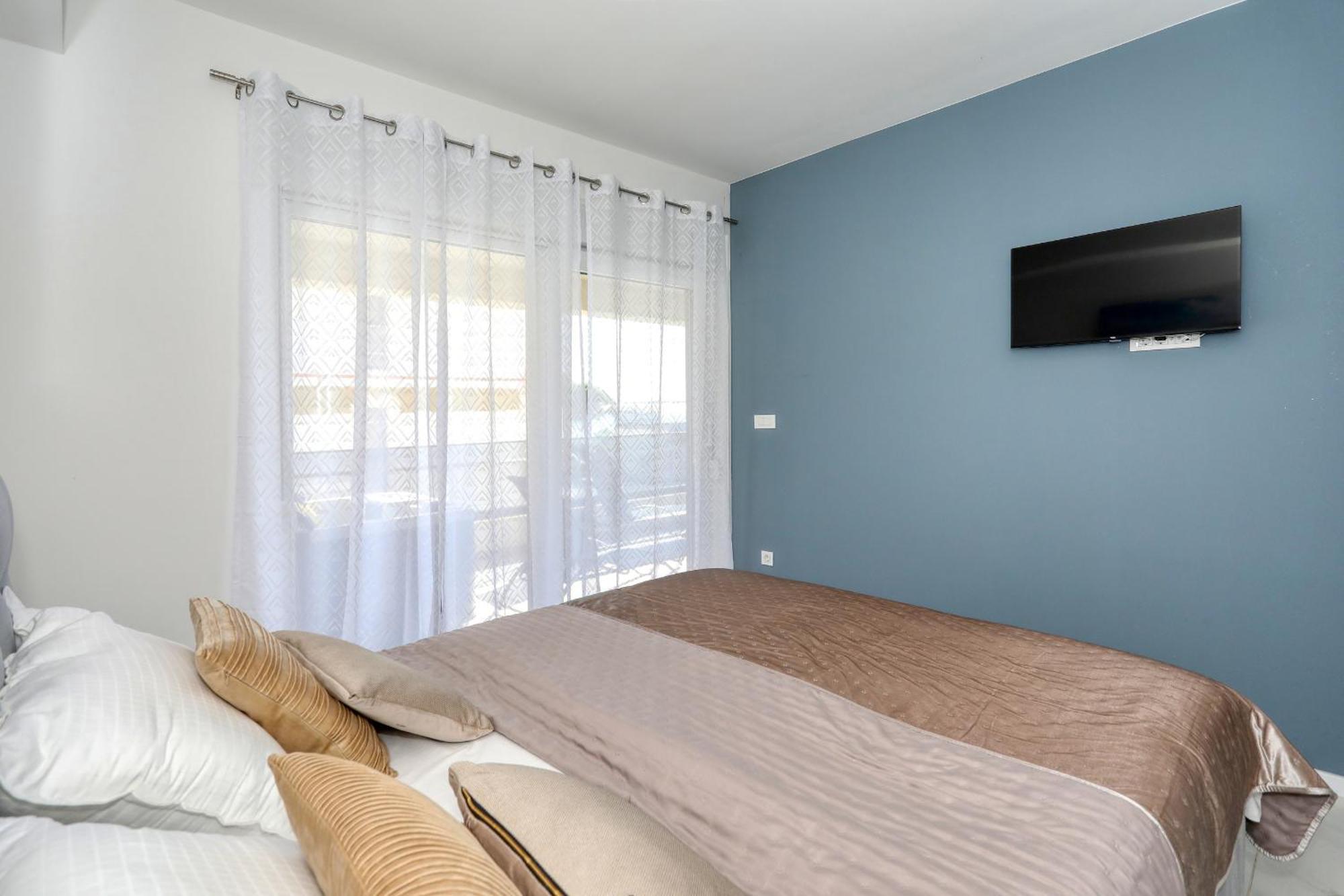 Apartment Relex With Pool & Jacuzzi ปริฟลากา ภายนอก รูปภาพ