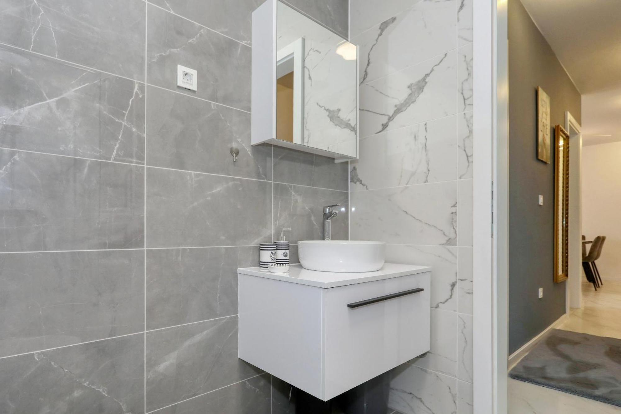 Apartment Relex With Pool & Jacuzzi ปริฟลากา ภายนอก รูปภาพ