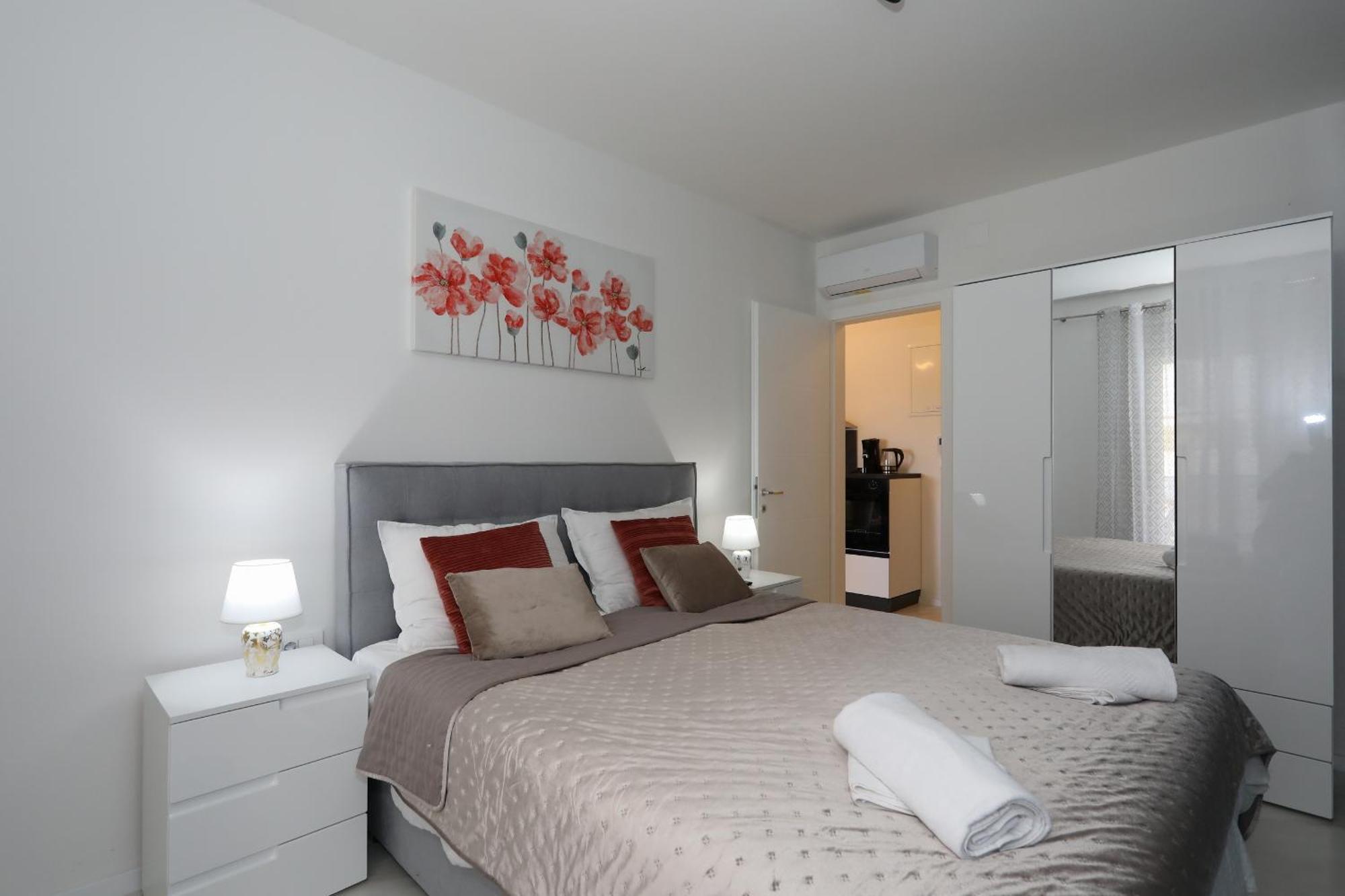 Apartment Relex With Pool & Jacuzzi ปริฟลากา ภายนอก รูปภาพ